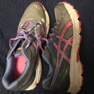 ASICS 7.5 good condition.